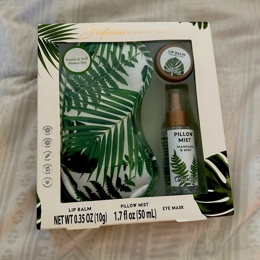 Biophilia 3-Piece Sleep Gift Set, Leaf Pattern, Mandarin Mint Scent